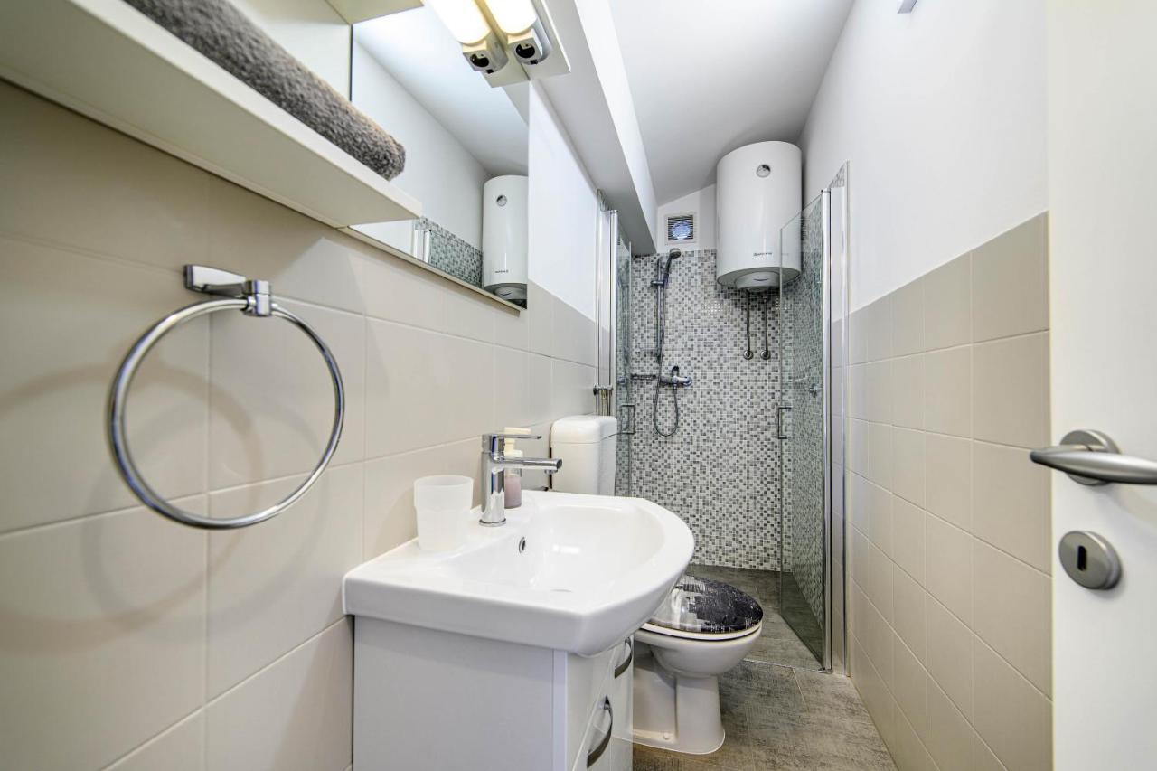Apartman More Sibenik Bagian luar foto
