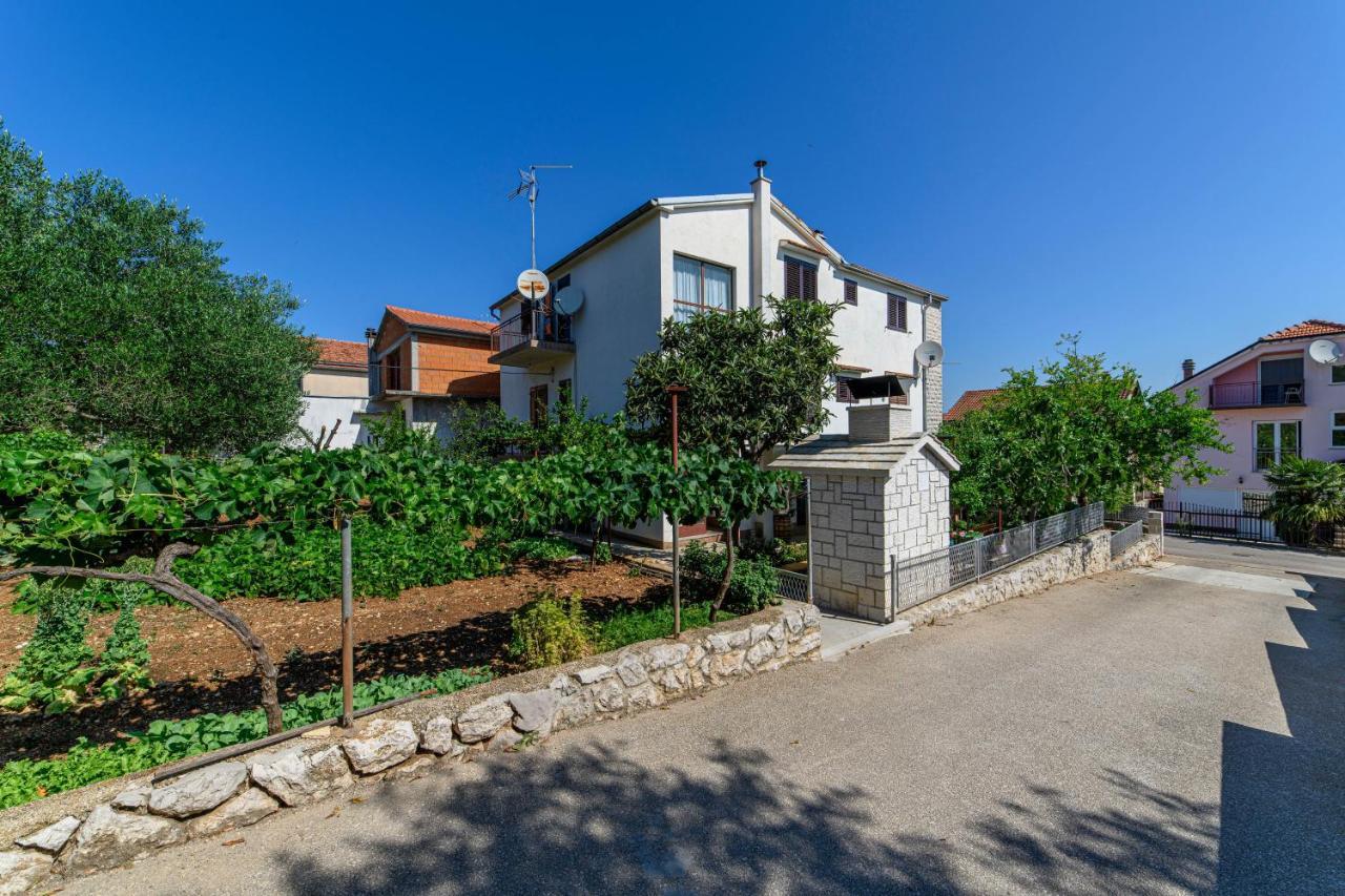 Apartman More Sibenik Bagian luar foto